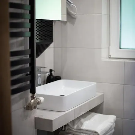 Pierwiosnek - Cisza, Las, Balia I Totalny Relaks - Ucieknij Od Zgielku I Poczuj Spokoj Natury ウストロン